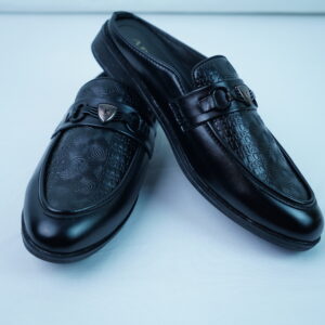Black Amboss Apron Loafer