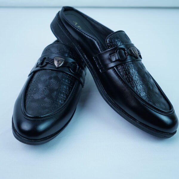 Black Amboss Apron Loafer